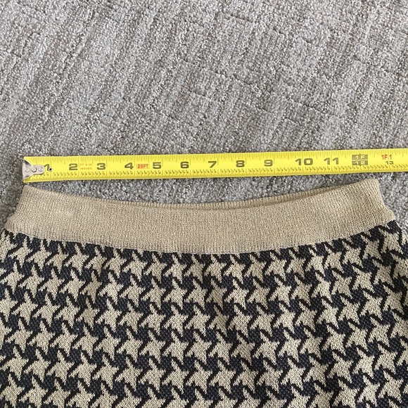 Liz Claiborne Knit Houndstooth Skirt - Picture 8 of 8
